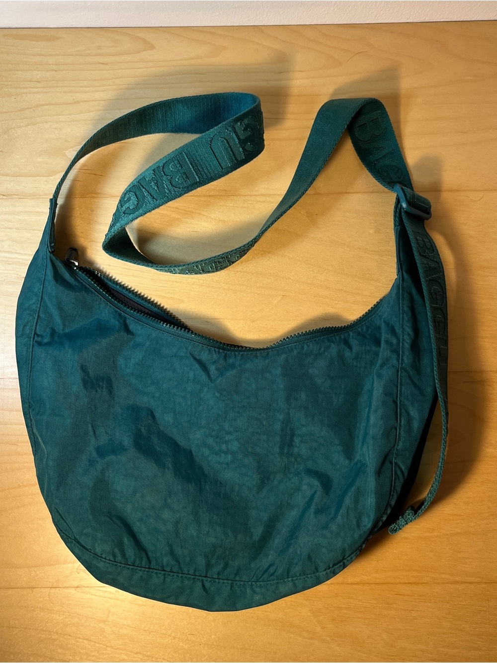 Baggu medium nylon crescent bag